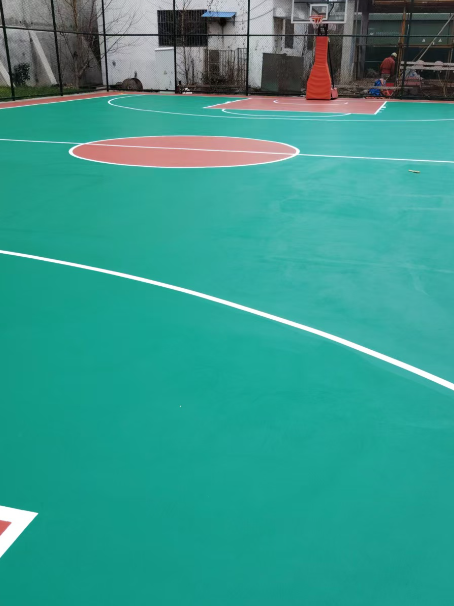 石狮 球场长期使用易出现地面开裂